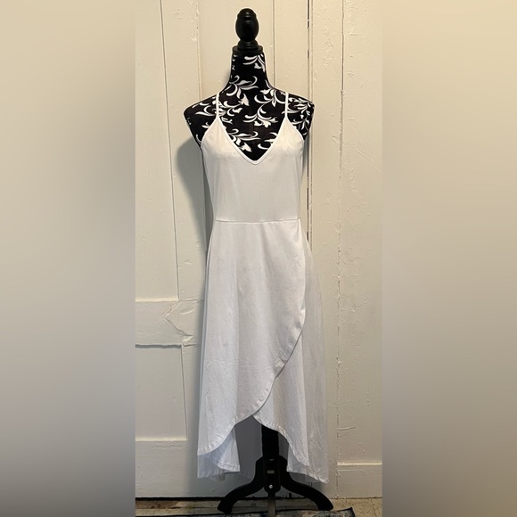 White Dress - Picture 1 of 6
